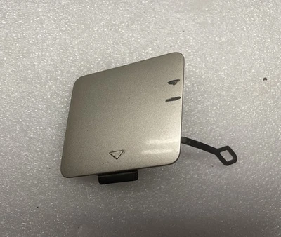 2010-2013 BMW F07 535i 535iX 550i 550iX GT 550xiA TOW HOOK COVER OEM 51127201262 - Image 1 of 4