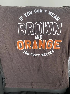 Cleveland Clothing Co - Camisa Cleveland Browns L ¡Bonita Camisa Divertida! Foto 1 de 2