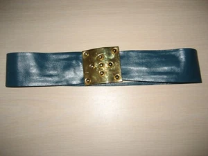 VINTAGE ST.JOHN TEAL LEATHER GOLD BUCKLE 2" WIDE BELT 26" - Picture 1 of 5