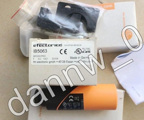 Foto 1 di 4