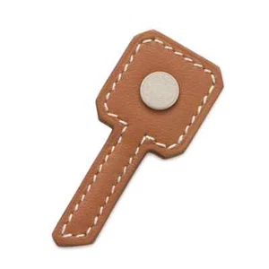 HERMES Key motif pin badge Swift Leather/Metal Gold - Imagen 1 de 7