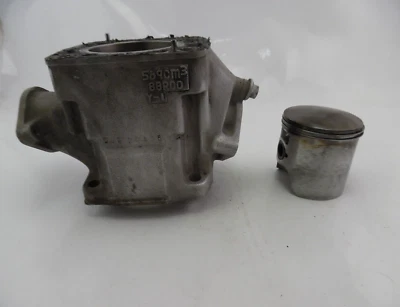 CylinderAnd  Piston 1993 Yamaha Ex570st Exciter II 88r-11311-00-00 - Image 1 of 4