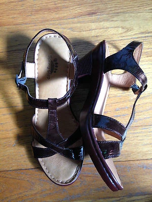 Spring Step 39 US 8.5 Patent  Leather Women's Sandal - Image 1 of 4