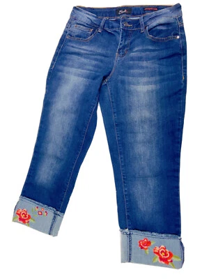 EARL JEANS Women's Embroidered Cuffed Mid Rise  Capri Pants  Size 6 Petite - Image 1 of 4