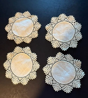 Quatro guardanapos de renda eduardianos feitos à mão de linho e crochê - Imagem 1 de 2