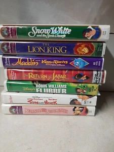 Lot Of 7 Walt Disney Vhs Tapes lion king, flubber, Tom & Huck ,aladdin,etc - Picture 1 of 2