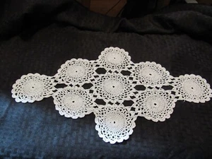 Early 1900's Vintage Hand Crocheted Doily White  18 x 10 - Bild 1 von 1