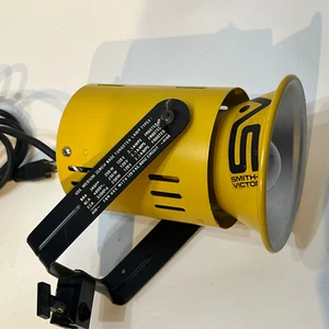 Yellow SMITH-VICTOR PHOTOGRAPHIC STUDIO LIGHT LAMP MODEL A50 Working w/bulb Vtg - Picture 1 of 16