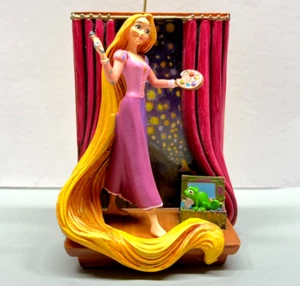 Disney Tangled Christmas Ornament Rapunzel Gemälde mit Pascal freistehend - Bild 1 von 23
