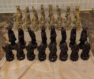 VINTAGE CHINESE ASIAN STONE MIX RESIN AND CHESS PIECES SET WITH SPELEN BOARD - Picture 1 of 12
