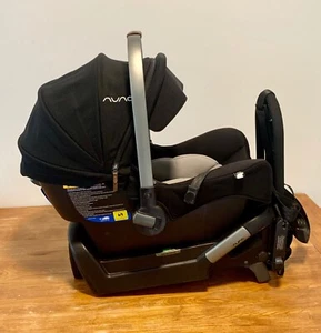 Nuna KLIK Plus Baby Capsule Caviar + ISOFIX Base (Used like NEW) - Picture 1 of 20
