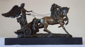 BRONZE SKULPTUR NIKE SIEGESGÖTTIN MIT PFERDEN MARMOR HINTERGRUND Neu! - Bild 1 von 6