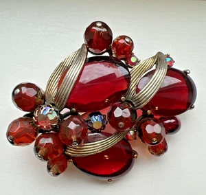VINTAGE 1949 SIGNED SCHIAPARELLI RED GIVRE GLASS BROOCH / GOLDTONE UNFOILED 3" - Picture 1 of 11