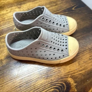 Zapatos sin cordones Native Jefferson gris talla C9 - Imagen 1 de 8