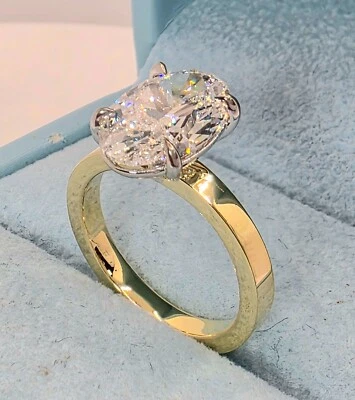 Anillo solitario redondo ovalado de diamantes cultivados en laboratorio 5,00 quilates D VS1 certificado IGI 18 k Foto 1 de 4