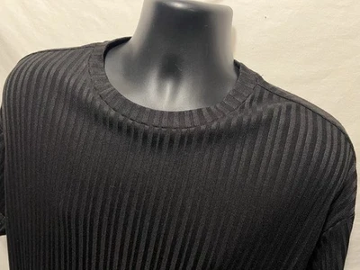 H&M 女式黑色 S/S T 恤打褶侧开衩圆领涤纶粘胶 BB — 第 1/4 张图片