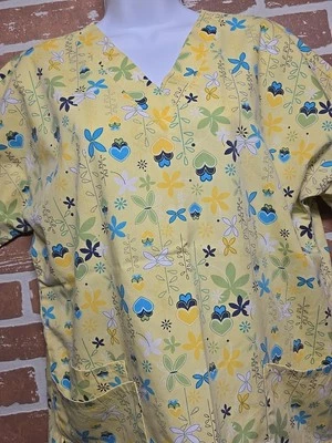Scrub H.Q. SCRUB TOP size Medium Yellow  Floral print & colors  Spring Garden - Image 1 of 4