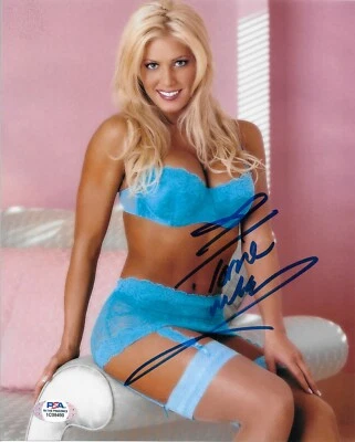 Foto autógrafa firmada por Torrie Wilson Diva del Salón de la Fama de la WWE 8x10 #4 con certificado de autenticidad de PSA Foto 1 de 2