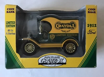 Banco de monedas de juguete con caja de cambios 1998, camión de reparto Crayola Ford 1912, serie #3 Foto 1 de 4