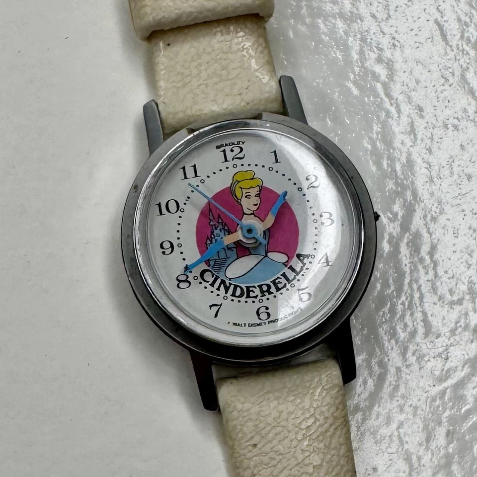 RARO 1970 Disney x Bradley Vintage Cenicienta Reloj Mecánico Suizo Colaboración Foto 1 de 4