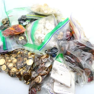 Vintage Mixed Lot Of Buttons 3.6 lbs Metal Leather Shell Plastic  Unsorted  B - Picture 1 of 9