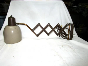 Vintage Leviton (?) swiveling extendable accordion type wall mount lamp - Picture 1 of 7