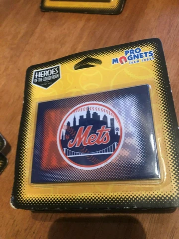 NEW YORK METS  2" x 3" Magnet MLB Officially Licensed Cover