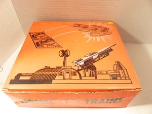 LIONEL POST-WAR #470 MISSILE LAUNCHING PLATFORM - 0/027- BOXED - B6 - Picture 1 of 9