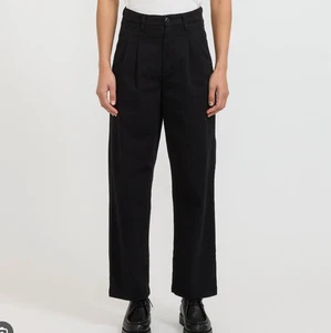 Carhartt WIP Damen Cara Hose schwarz Plissee weites gerades Bein Größe 24x29 - Bild 1 von 10