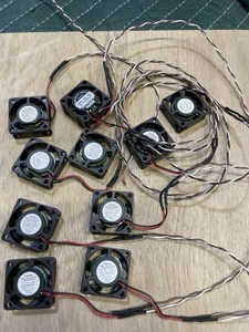 10 pcs 25x25x10mm cooling fan toshiba D25M05P-1 - Afbeelding 1 van 2