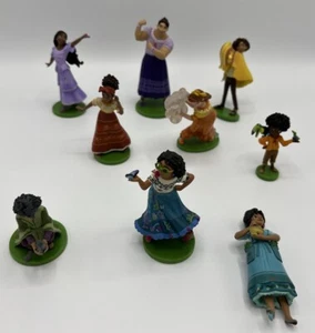 Disney Store Encanto Deluxe Family Figure Play Set Cake Topper Set of 9 - Picture 1 of 10