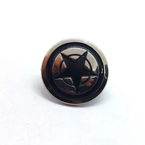 Spilla scudo Marvel Capitan America Avengers smaltata da collezione  - Foto 1 di 3