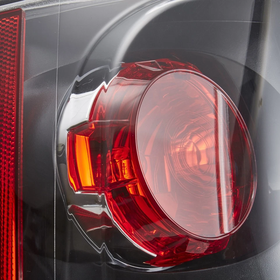 TYC 11-6240-00-9 - Driver Side Outer Tail Light Fits 2007-2014 GMC Yukon Denali Foto 1 de 1