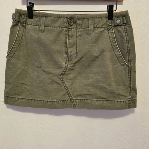 VTG American Eagle Mini Skirt Sz 6 Army Green Cargo Low Rise 2000s Y2K - Picture 1 of 6