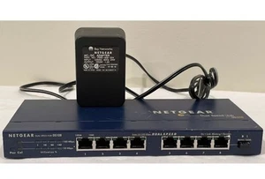 Netgear Dual Speed DS108 8-portowy koncentrator Fast Ethernet 10/100 Mbps z kablem zasilającym - Zdjęcie 1 z 11