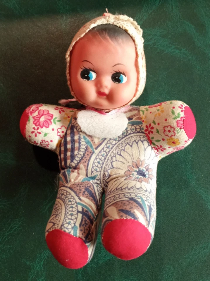 Petite poupée poupon vintage  pouet chiffon BELLA DN4750 - Photo 1/3