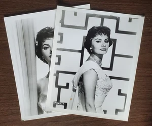 Set of 2 Sofia Loren Black and White Vintage Photos 8 x 10 - Picture 1 of 3
