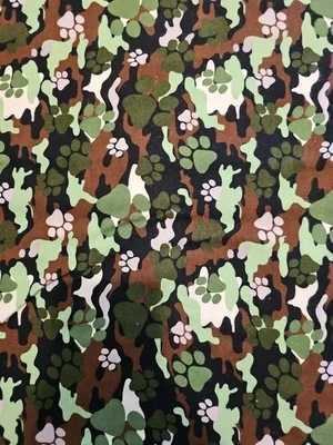 COLCHA DE COSTURA TELA FRANELA ESTAMPADO CAMUFLAJE PIE PATA ANIMAL 2 YARDAS Foto 1 de 4