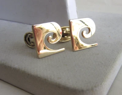 Vintage Pierre Cardin polished gold tone cufflinks - Image 1 of 4