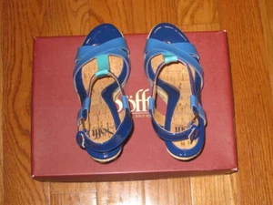 New Sofft Womens Pedra T-Strapr Wedges Sandals Shoes 8M Blue Multi - Picture 1 of 5