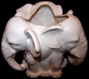 Scarce Vintage Clean Detailed Three Elephant Made In Japan Vase - Picture 1 of 2