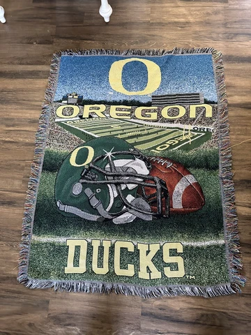 University of Oregon Football Ducks Woven Throw Blanket NCAA Cover