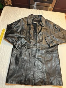 Avanti Woman Lether Coat Size Small Distress Around The Jacket - Picture 1 of 12