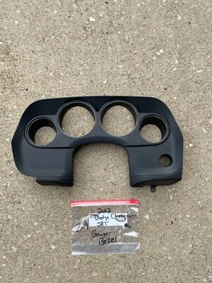 Dodge Challenger SRT-8 2011-13 velocímetro calibre racimo bisel de ajuste  Foto 1 de 4