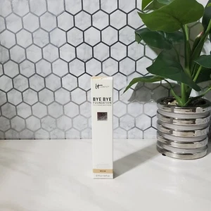 It Cosmetics Bye Bye Foundation SPF 50+ Medium 1.08 oz with 3D Skin Flex SEALED - Picture 1 of 11