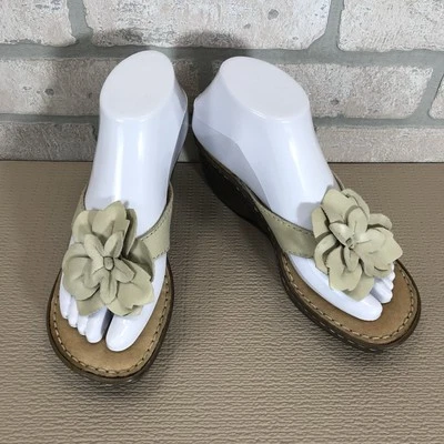 Sandalias Born para mujer 7 flores tanga cuña sin cordones beige cuero femenino Foto 1 de 4