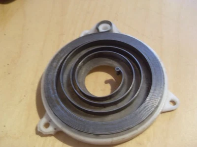 Original Rückholfeder Dolmar 109 110 110i 111 115  PS 43 - 52 (020163031) - Bild 1 von 2