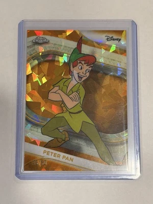 2025 Topps cromo zafiro Disney Peter Pan refractor de oro/99 Foto 1 de 2