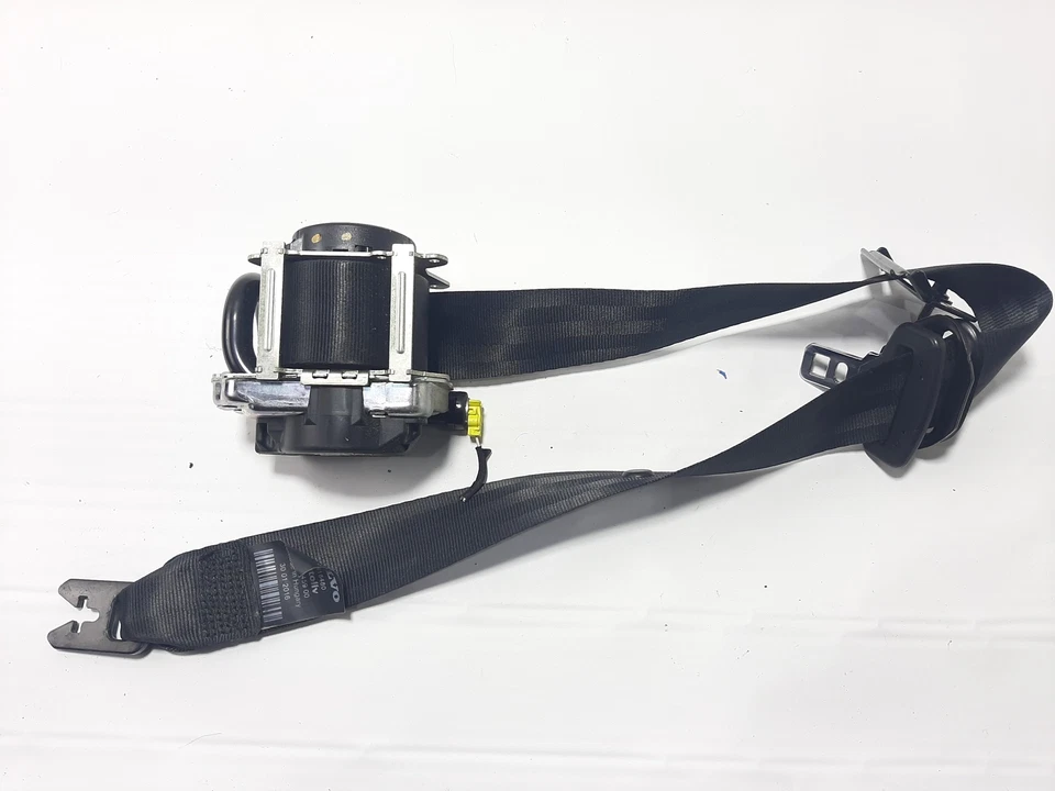 VOLVO V40 Hatchback Front Left Seatbelt 31418480 2.0 Diesel 140kw 2016 28375410 - Image 1 of 4