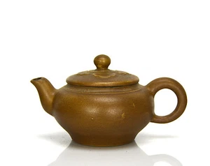 Fine Chinese Yixing Zisha Carved Floral Lid Ceramic Teapot with Seal Mark - Picture 1 of 5